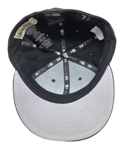New Era × stussy（ニューエラ×ストゥーシー）New Era × stussy (ニューエラ×ストゥーシー) キャップ ブラック サイズ:7　３/８の古着・服飾アイテム