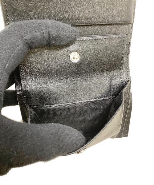 MARNI（マルニ）MARNI (マルニ) メンディング刺繍入り2つ折り財布　MARNI（マルニ）　PFMOQ14Q10 ブラックの古着・服飾アイテム