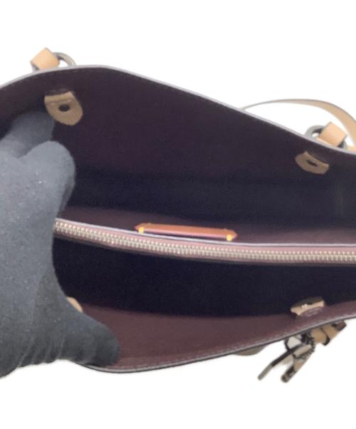 COACH（コーチ）COACH (コーチ) タイラー キャリーオール28 ベージュの古着・服飾アイテム