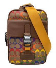COACH（コーチ）の古着「COACH（コーチ）　トラックパックインレインボーシグネチャーキャンバス　C9846　シグネチャー」｜ブラウン
