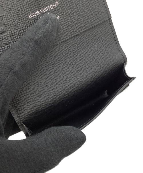 LOUIS VUITTON（ルイ ヴィトン）LOUIS VUITTON (ルイ ヴィトン) LOUIS VUITTON（ルイヴィトン）　タイガ　アンヴェロップ・カルト・ドゥ・ヴィジット　M64595 ブラックの古着・服飾アイテム