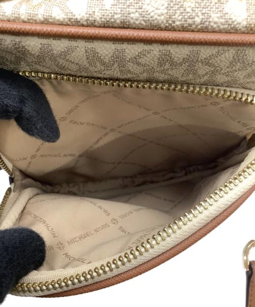 MICHAEL KORS（マイケルコース）MICHAEL KORS (マイケルコース) ショルダーバッグ ベージュの古着・服飾アイテム