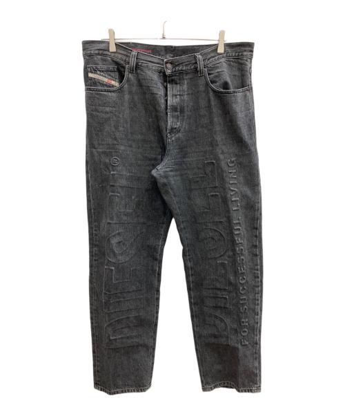 DIESEL（ディーゼル）DIESEL (ディーゼル) エンボスビッグロゴデニムパンツ ブラック サイズ:SIZE 86cm (W34)の古着・服飾アイテム