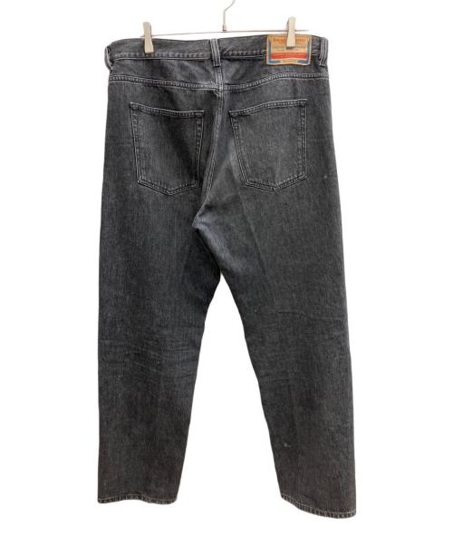 DIESEL（ディーゼル）DIESEL (ディーゼル) エンボスビッグロゴデニムパンツ ブラック サイズ:SIZE 86cm (W34)の古着・服飾アイテム