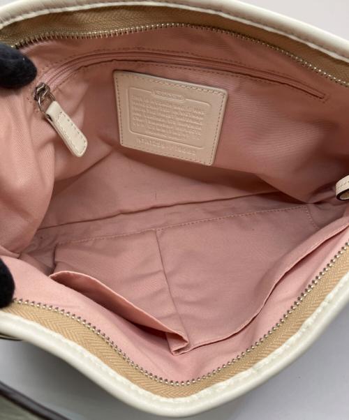 COACH（コーチ）COACH (コーチ) シグネチャー ショルダーバッグ ホワイトの古着・服飾アイテム