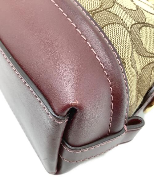 COACH（コーチ）COACH (コーチ) シグネチャー　イヴィ クロスボディ　F38113 ベージュ・ボルドーの古着・服飾アイテム
