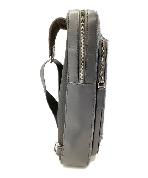 MICHAEL KORS（マイケルコース）MICHAEL KORS (マイケルコース) Cooper Commuter Logo Sling Pack　37F4LCOY1B ネイビーの古着・服飾アイテム