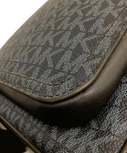 MICHAEL KORS（マイケルコース）MICHAEL KORS (マイケルコース) Cooper Commuter Logo Sling Pack　37F4LCOY1B ネイビーの古着・服飾アイテム