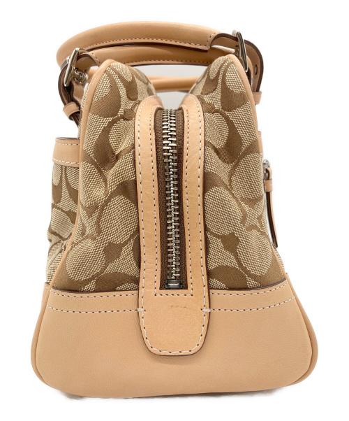 COACH（コーチ）COACH (コーチ) シグネチャー　8K05 ベージュの古着・服飾アイテム