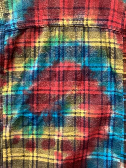 Rebuild by Needles（リビルドバイニードルス）Rebuild by Needles (リビルドバイニードルス) 再構築シャツ ブルー×レッド×イエロー サイズ:不明の古着・服飾アイテム