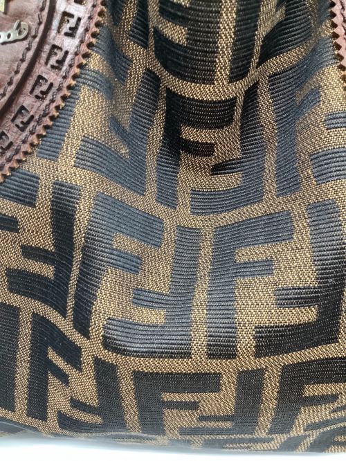 FENDI（フェンディ）FENDI (フェンディ) ハンドバッグ ブラウンの古着・服飾アイテム
