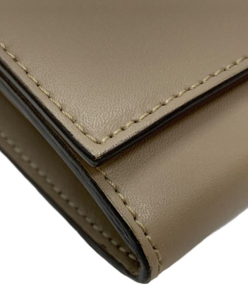 FENDI（フェンディ）FENDI (フェンディ) バイザウェイコンチネンタルウォレット ベージュの古着・服飾アイテム