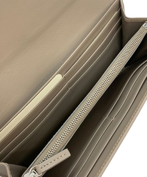 FENDI（フェンディ）FENDI (フェンディ) バイザウェイコンチネンタルウォレット ベージュの古着・服飾アイテム