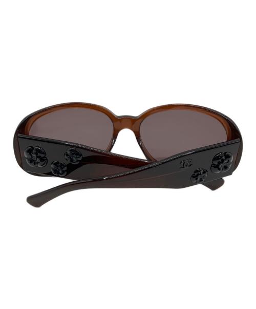 CHANEL（シャネル）CHANEL (シャネル) ココマークカメリアサングラス ブラウンの古着・服飾アイテム