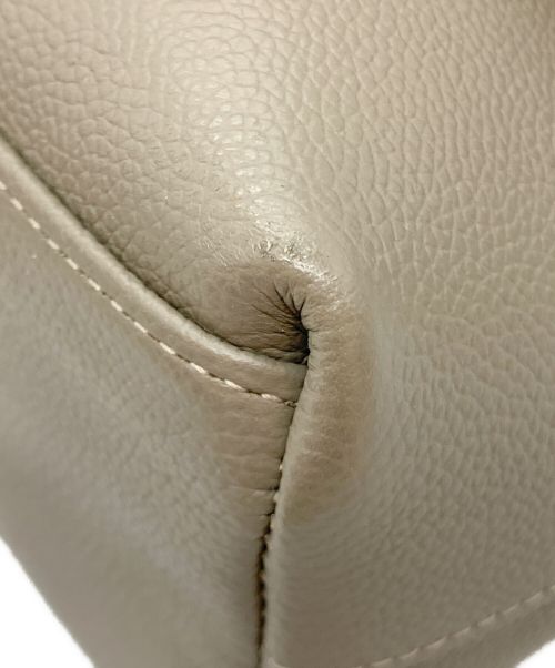 BLACK LABEL CRESTBRIDGE（ブラックレーベル クレストブリッジ）BLACK LABEL CRESTBRIDGE (ブラックレーベル クレストブリッジ) エンボスシュリンクレザーショルダーバッグ ベージュの古着・服飾アイテム