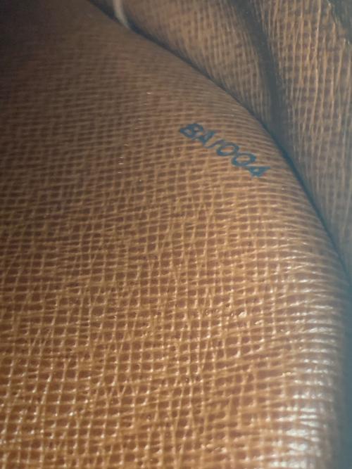 LOUIS VUITTON（ルイ ヴィトン）LOUIS VUITTON (ルイ ヴィトン) モノグラム ブロワ ショルダーバッグ ブラウンの古着・服飾アイテム