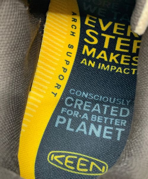 KEEN（キーン）KEEN (キーン) スニーカー アイボリー サイズ:25.5cmの古着・服飾アイテム