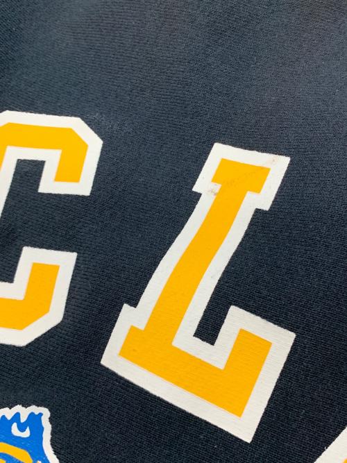 Champion REVERSE WEAVE（チャンピオン リバース ウィーブ）Champion REVERSE WEAVE (チャンピオン リバース ウィーブ) UCLA (ユーシーエルエー) スウェット ネイビー サイズ:Mの古着・服飾アイテム