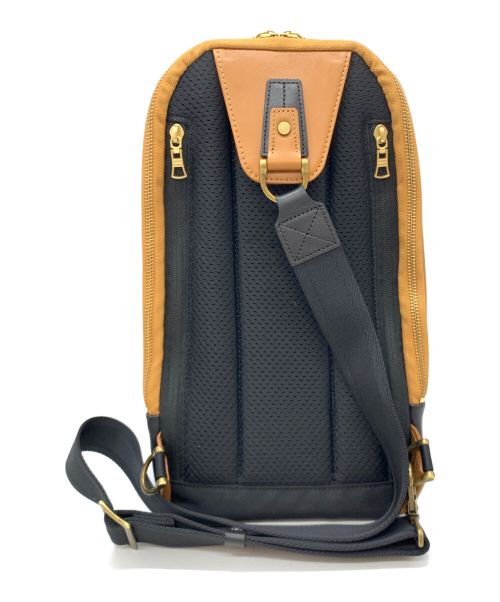 master-piece（マスターピース）master-piece (マスターピース) gloss スリングバッグ ブラウンの古着・服飾アイテム