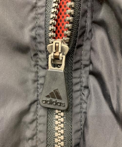 adidas（アディダス）adidas (アディダス) ウインドブレーカー レッド×ブラック サイズ:XLの古着・服飾アイテム