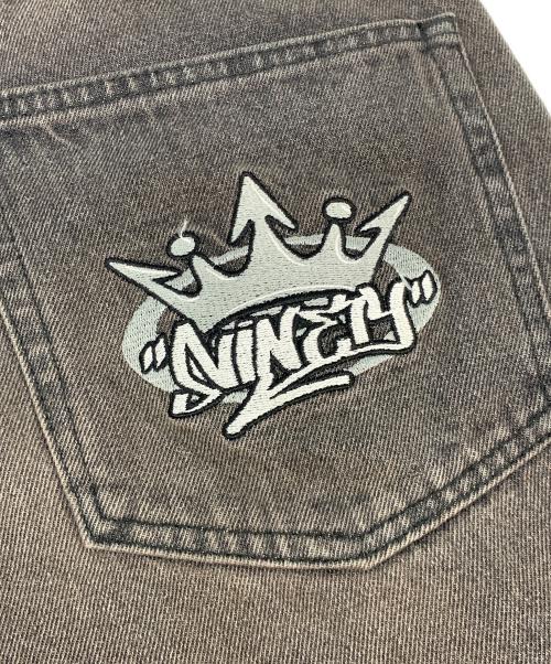 9090（9090）9090 (ナインティナインティ) キングロゴ ヴィンテージテーパードパンツ グレー サイズ:XXLの古着・服飾アイテム