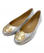 TORY BURCHトリーバーチ）の古着「フラットレザーパンプス」｜シルバー