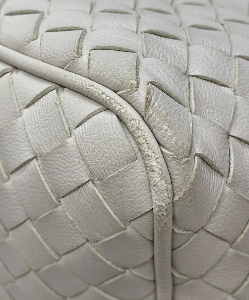 BOTTEGA VENETA（ボッテガベネタ）BOTTEGA VENETA (ボッテガベネタ) イントレチャートワンショルダーバッグ ホワイトの古着・服飾アイテム