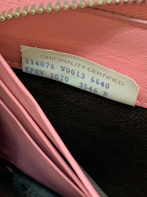 BOTTEGA VENETA（ボッテガベネタ）BOTTEGA VENETA (ボッテガベネタ) イントレチャート ラウンドファスナー長財布 ピンクの古着・服飾アイテム