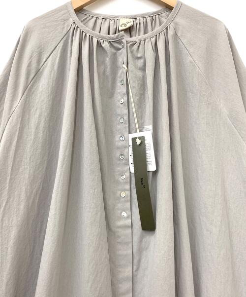 08MAB（ゼロハチマブ）08MAB (ゼロハチマブ) コットン多ボタンギャザーワンピース グレー サイズ:FREEの古着・服飾アイテム