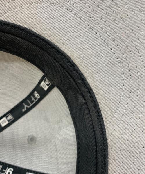 New Era（ニューエラ）New Era (ニューエラ) キャップ グレー×ブラックの古着・服飾アイテム