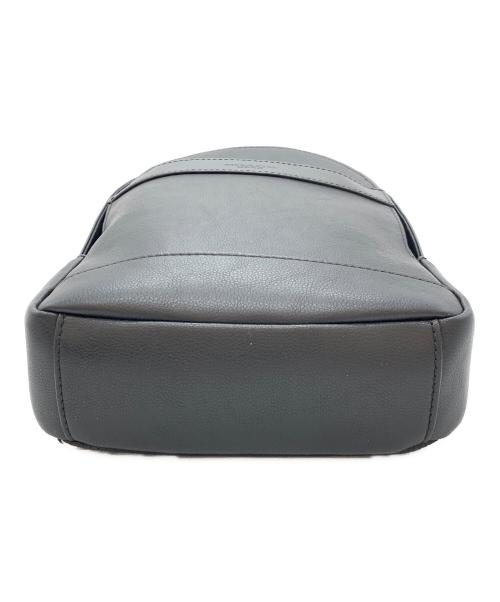 COACH（コーチ）COACH (コーチ) チャールズパック ボディーバッグ ブラックの古着・服飾アイテム