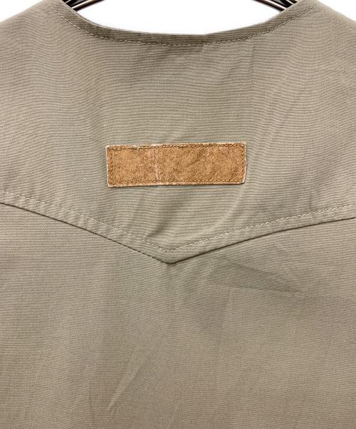 decathlon（デカトロン）DECATHLON (デカトロン) ベスト カーキ サイズ:不明の古着・服飾アイテム