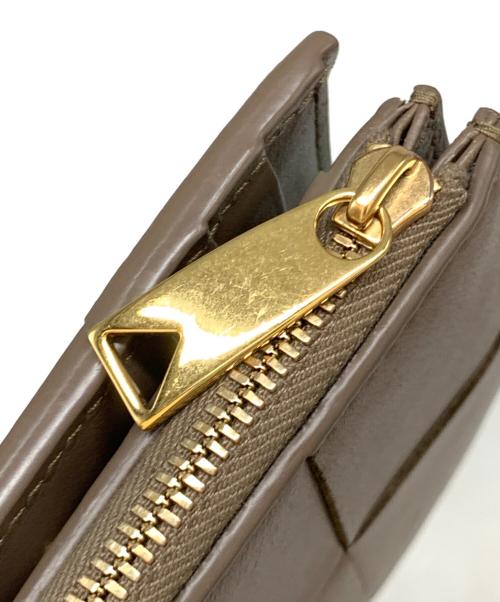 BOTTEGA VENETA（ボッテガベネタ）BOTTEGA VENETA (ボッテガベネタ) イントレチャート 2つ折り財布 ブラウンの古着・服飾アイテム