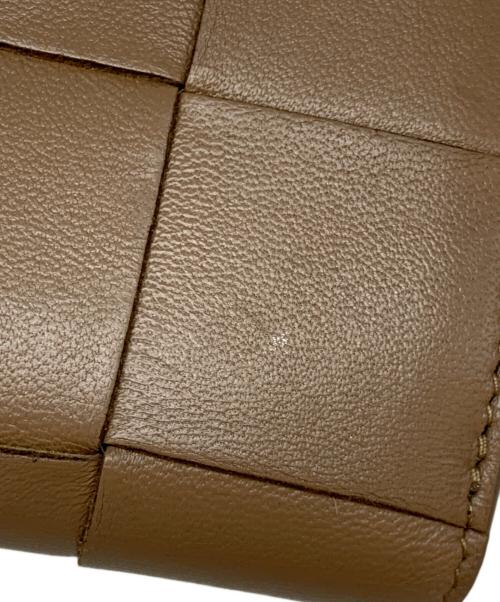 BOTTEGA VENETA（ボッテガベネタ）BOTTEGA VENETA (ボッテガベネタ) イントレチャート 2つ折り財布 ブラウンの古着・服飾アイテム