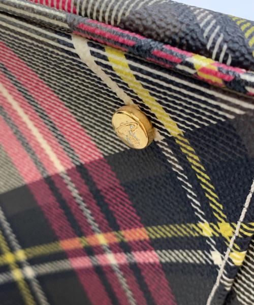 Vivienne Westwood（ヴィヴィアンウエストウッド）Vivienne Westwood (ヴィヴィアンウエストウッド) ハンドバッグ ベージュ×ピンクの古着・服飾アイテム