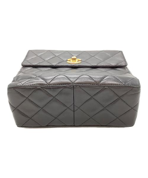 CHANEL（シャネル）CHANEL (シャネル) マトラッセ フラップショルダーバッグ ブラックの古着・服飾アイテム