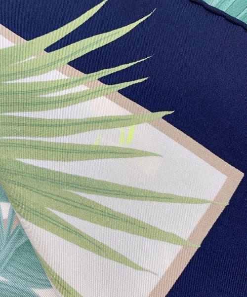 Salvatore Ferragamo（サルヴァトーレ フェラガモ）Salvatore Ferragamo (サルヴァトーレ フェラガモ) シルクスカーフ ネイビー×ベージュの古着・服飾アイテム