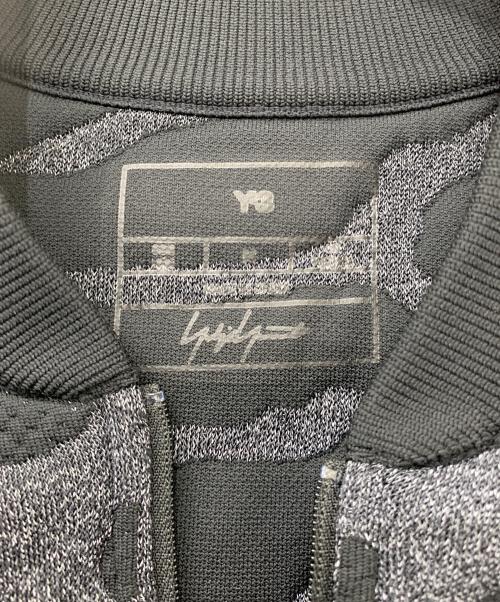 Y-3（ワイスリー）Y-3 (ワイスリー) RUNNING ENGINEERED INSULATED VEST グレー×ブラック サイズ:Mの古着・服飾アイテム