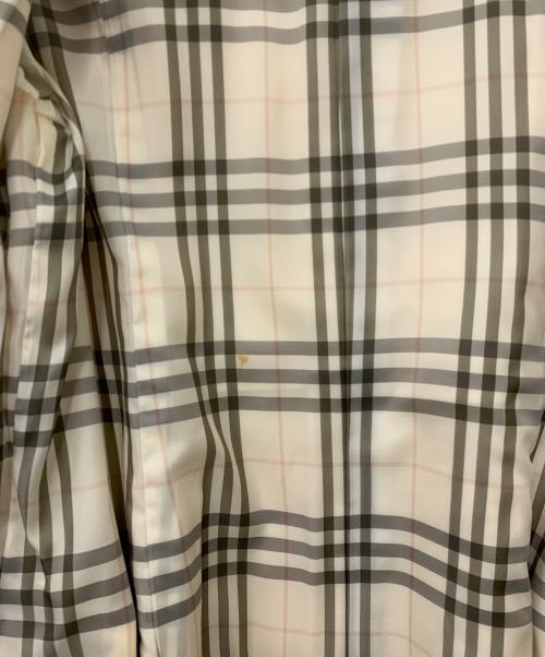 BURBERRY BLUE LABEL（バーバリー ブルー レーベル）BURBERRY BLUE LABEL (バーバリーロンドンブルーレーベル) ステンカラーコート アイボリー サイズ:40の古着・服飾アイテム