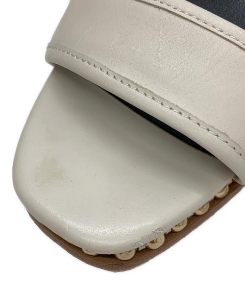 COACH（コーチ）COACH (コーチ) サンダル アイボリー×ブラウン サイズ:7.5Bの古着・服飾アイテム