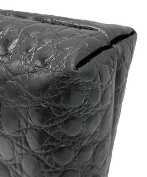 Salvatore Ferragamo（サルヴァトーレ フェラガモ）Salvatore Ferragamo (サルヴァトーレ フェラガモ) 型押しショルダーバッグ ブラックの古着・服飾アイテム