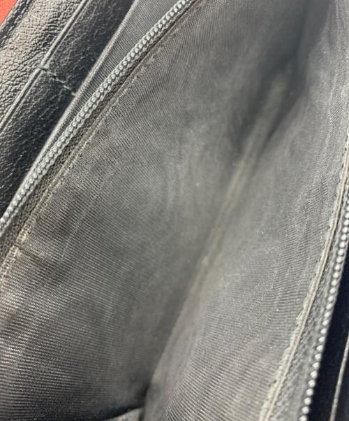 GUCCI（グッチ）GUCCI (グッチ) GGマーモント ジップアラウンドウォレット ブラック×レッドの古着・服飾アイテム