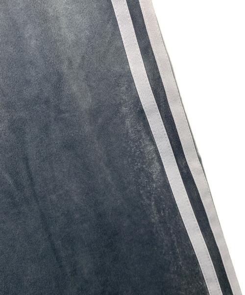 adidas Originals（アディダスオリジナル）adidas Originals (アディダスオリジナル) FIREBIRD VELOUR TRACK PANTS グレー サイズ:Lの古着・服飾アイテム