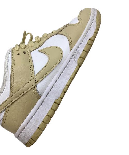 NIKE（ナイキ）NIKE (ナイキ) スニーカー ベージュ×ホワイト サイズ:25.5の古着・服飾アイテム
