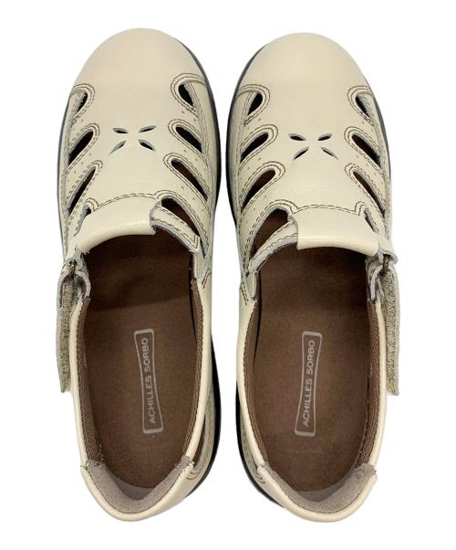 ACHILLES SORBO（アキレス ソルボ）ACHILLES SORBO (アキレス ソルボ) 牛革 3E サンダル風スリッポン ホワイト サイズ:22.5の古着・服飾アイテム