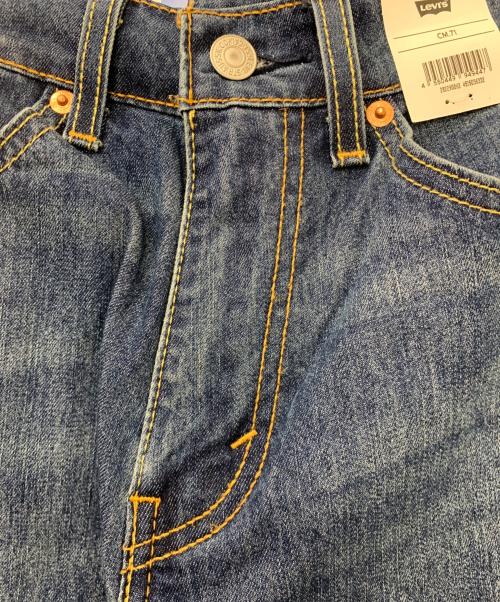 LEVI'S（リーバイス）LEVI'S (リーバイス) クロップドデニムパンツ ブルー サイズ:71cm (W28) 未使用品の古着・服飾アイテム