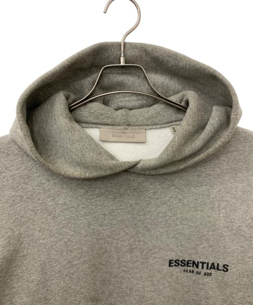 FOG ESSENTIALS（フィアオブゴッド エッセンシャル）FOG ESSENTIALS (フィアオブゴッド エッセンシャル) Flocky Back Logo Sweat Pullover Parka グレー サイズ:Sの古着・服飾アイテム