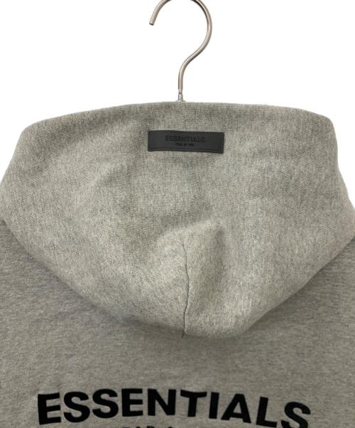 FOG ESSENTIALS（フィアオブゴッド エッセンシャル）FOG ESSENTIALS (フィアオブゴッド エッセンシャル) Flocky Back Logo Sweat Pullover Parka グレー サイズ:Sの古着・服飾アイテム