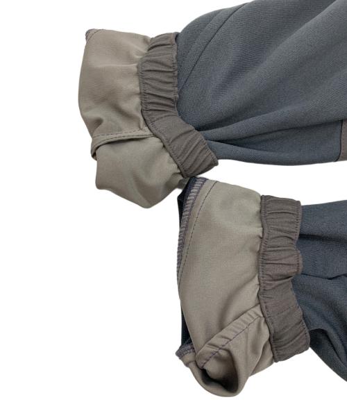 MOUNTAIN HARD WEAR（マウンテンハードウェア）MOUNTAIN HARD WEAR (マウンテンハードウェア) ソフトシェルジャケット グレー サイズ:Lの古着・服飾アイテム