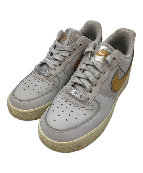 NIKE（ナイキ）NIKE (ナイキ) ローカットスニーカー メタリックプラチナム×メタリックゴールド サイズ:22.5の古着・服飾アイテム